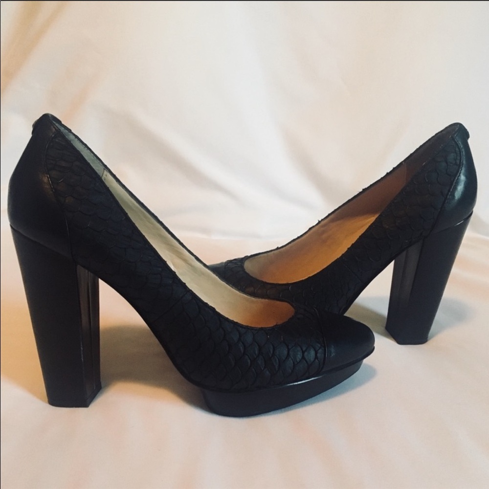 Calvin Klein Black Leather Snake Print Pumps 7